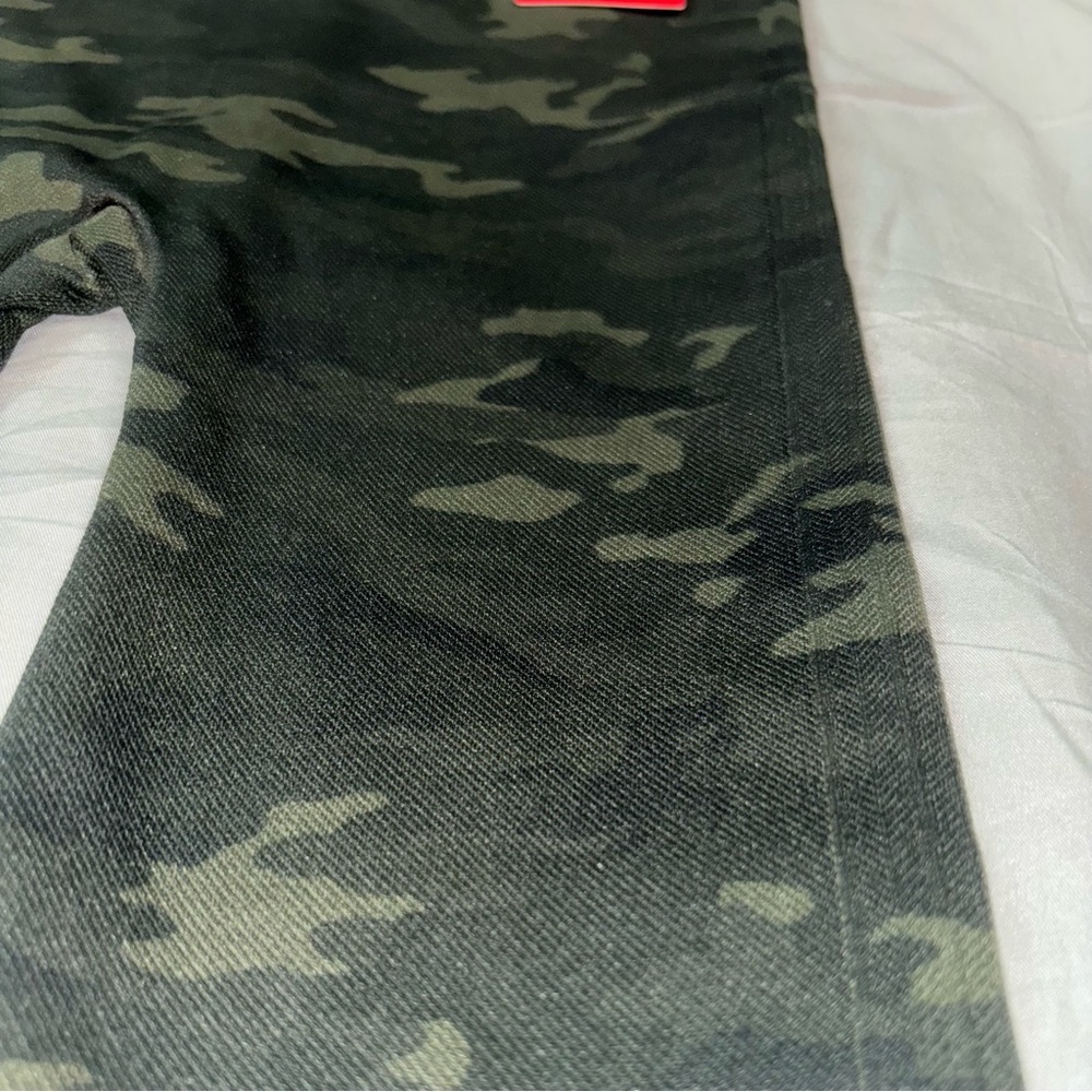 SPANX Green Camo High Rise Leggings - Picture 3 of 10
